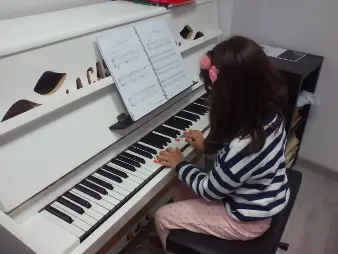 Clases de piano para niños